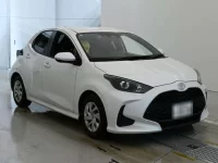 Toyota YARIS лот № 30273 оценка RA  с аукциона в Японии 4