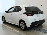 Toyota YARIS лот № 30273 оценка RA  с аукциона в Японии 5