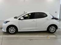 Toyota YARIS лот № 30273 оценка RA  с аукциона в Японии 3