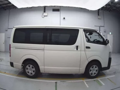 Toyota REGIUS ACE VAN  с аукциона в Японии