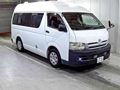 Toyota HIACE  с аукциона в Японии