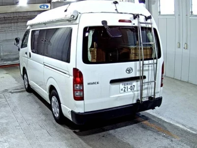 Toyota HIACE  с аукциона в Японии
