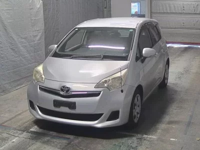 Toyota RACTIS  с аукциона в Японии