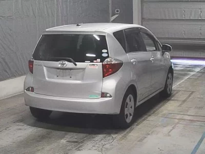 Toyota RACTIS  с аукциона в Японии