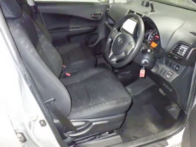 Toyota RACTIS  с аукциона в Японии