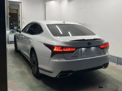 Lexus LS  с аукциона в Японии
