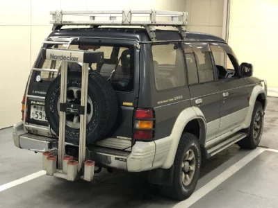 Mitsubishi PAJERO  с аукциона в Японии