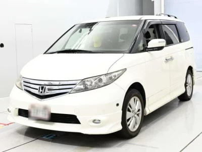 Honda ELYSION  с аукциона в Японии