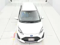 Toyota AQUA лот № 30296 оценка 3.5  с аукциона в Японии 6