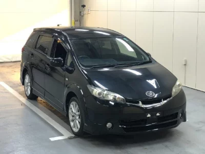 Toyota WISH  с аукциона в Японии