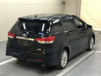 Toyota WISH  с аукциона в Японии