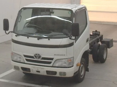 Toyota DYNA  с аукциона в Японии