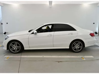 Mercedes-Benz E CLASS  с аукциона в Японии