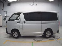 Toyota HIACE VAN лот № 40067 оценка 3.5  с аукциона в Японии 3