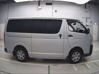 Toyota HIACE VAN  с аукциона в Японии