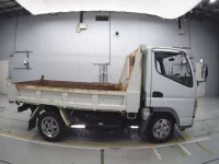 Mitsubishi CANTER лот № 40073 оценка 3.5  с аукциона в Японии 2