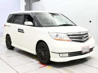 Honda ELYSION лот № 30325 оценка 4  с аукциона в Японии 4
