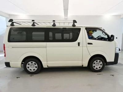 Mazda BONGO BRAWNY VAN