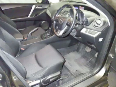 Mazda AXELA  с аукциона в Японии