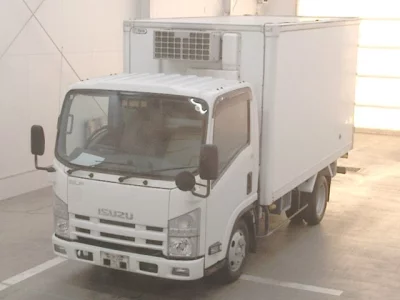 Isuzu ELF  с аукциона в Японии
