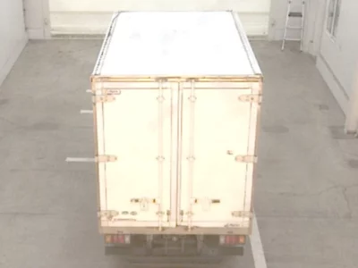 Isuzu ELF  с аукциона в Японии