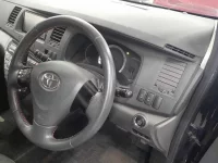 Toyota ISIS лот № 30333 оценка 3  с аукциона в Японии 8