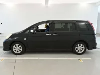 Toyota ISIS лот № 30333 оценка 3  с аукциона в Японии 3