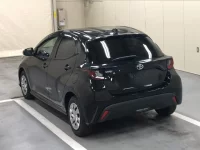 Toyota YARIS лот № 3018 оценка 4.5  с аукциона в Японии 1