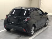 Toyota YARIS лот № 3018 оценка 4.5  с аукциона в Японии 3