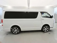 Toyota HIACE лот № 30337 оценка 4  с аукциона в Японии 2