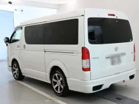 Toyota HIACE лот № 30337 оценка 4  с аукциона в Японии 5