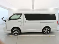 Toyota HIACE лот № 30337 оценка 4  с аукциона в Японии 3