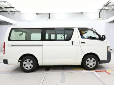 Toyota HIACE VAN  с аукциона в Японии
