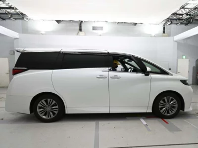 Toyota ALPHARD  с аукциона в Японии