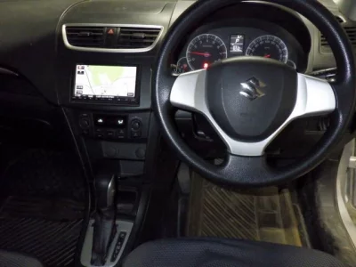 Suzuki SWIFT  с аукциона в Японии