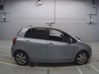Toyota VITZ лот № 90489 оценка 3.5  с аукциона в Японии 2