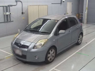 Toyota VITZ  с аукциона в Японии