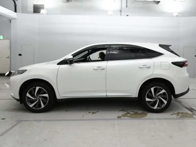 Toyota HARRIER  с аукциона в Японии
