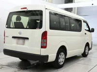 Toyota HIACE лот № 36495 оценка 4  с аукциона в Японии 1