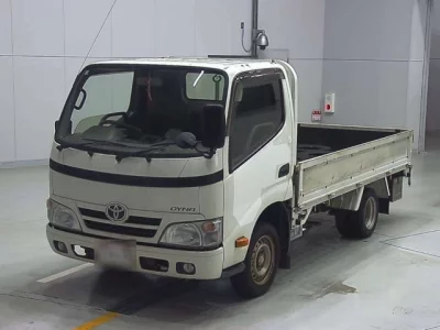 Toyota DYNA  с аукциона в Японии