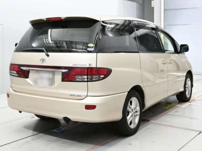 Toyota ESTIMA  с аукциона в Японии