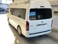 Toyota HIACE VAN лот № 3557 оценка 3  с аукциона в Японии 4