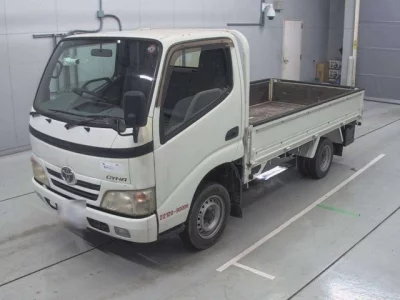 Toyota DYNA  с аукциона в Японии