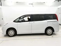 Toyota NOAH лот № 90522 оценка R  с аукциона в Японии 3