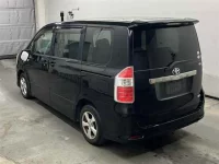 Toyota NOAH лот № 80075 оценка X  с аукциона в Японии 1