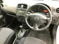 Nissan LATIO лот № 3040 оценка 4  с аукциона в Японии 5