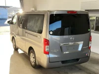 Nissan CARAVAN VAN лот № 3570 оценка 3.5  с аукциона в Японии 4