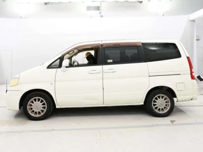 Nissan SERENA  с аукциона в Японии