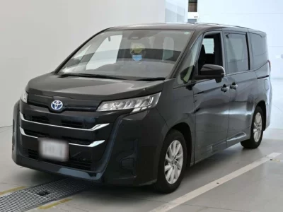 Toyota NOAH  с аукциона в Японии