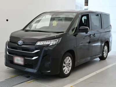 Toyota NOAH  с аукциона в Японии
